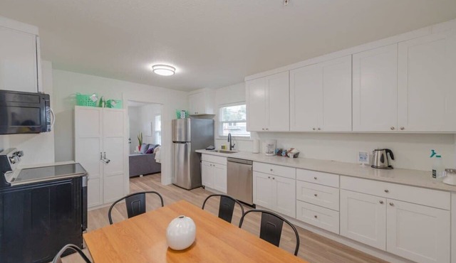 Cottage in Coos Bay S