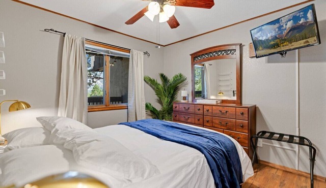 Country Club Condo, Xbox, Firepit, Pet Friendly