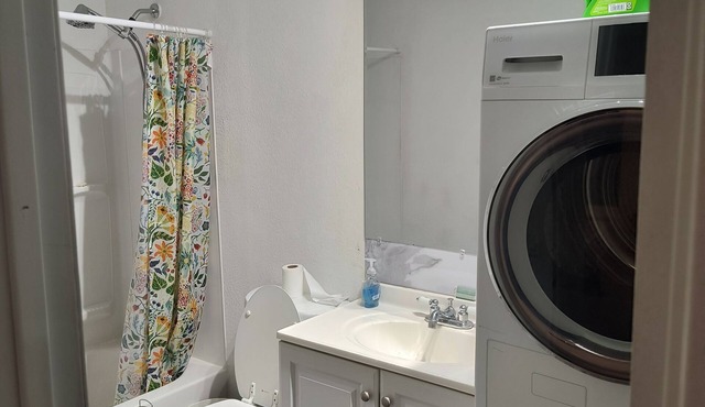 Cozy 1-bedroom condo in phenomenal Las Vegas with AC, WiFi