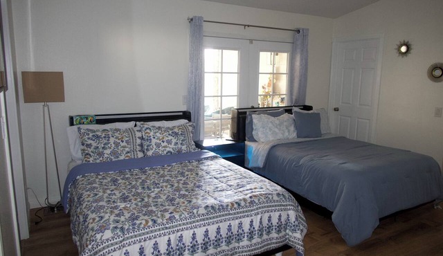 Cozy 1-bedroom studio in serene Cathedral City with AC