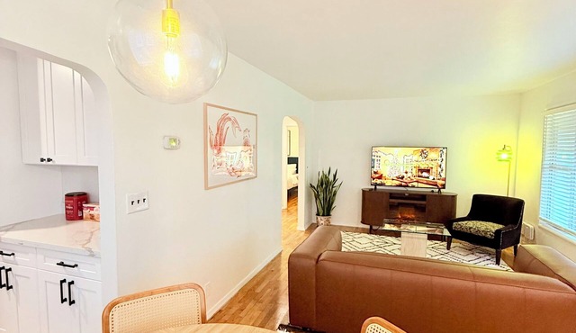 Cozy 3-bdrm House Central Tacoma 6th Ave, Proctor, Shops - WORLD CUP