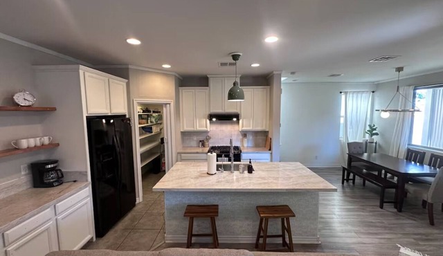 Cozy 3-Bedroom House Near Golf & Strip