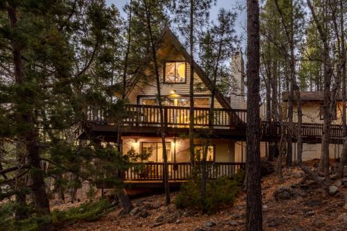Cozy 3BR A-Frame Lake Views Family Friendly