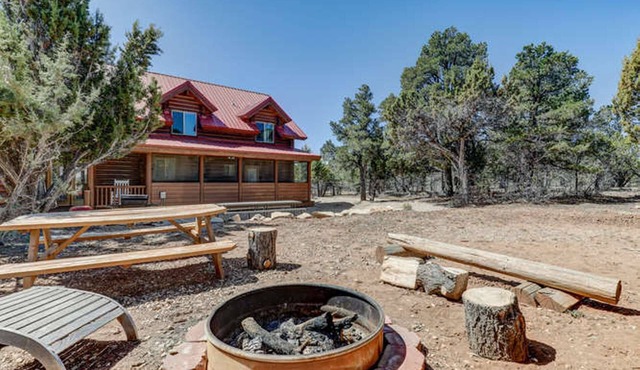 Cozy authentic 5 bedroom cabin minutes from Zion