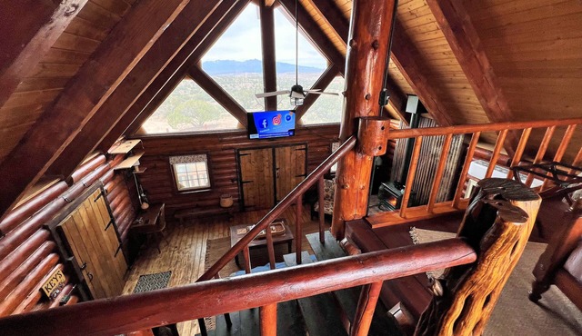 Cozy cabin with 1 bedroom and WiFi, AC in delightful Kingman