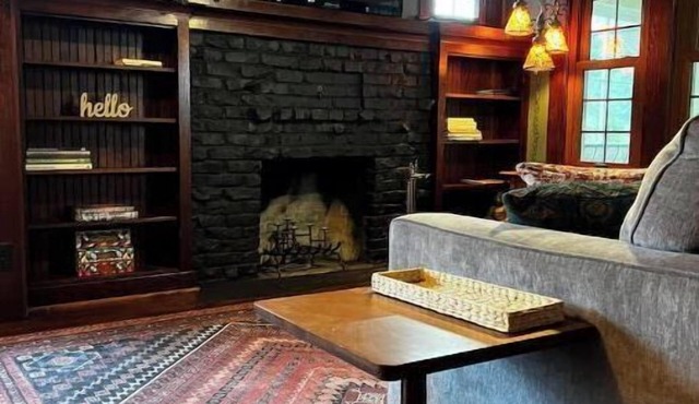 Cozy Craftsman on Charming Street - 5 min walk to base