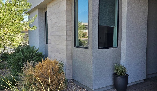 Cozy detached guest house in enchanting Summerlin Las Vegas with AC, WiFi, Gym