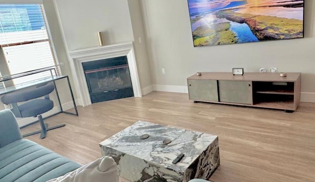 Cozy Large 1 Bedroom Condo by UCLA