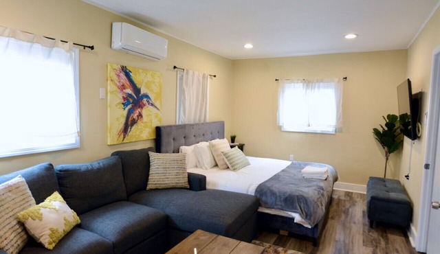 Cozy Rear Nook with Gazebo Pet friendly Tesla Charger A few minutes from the Airport