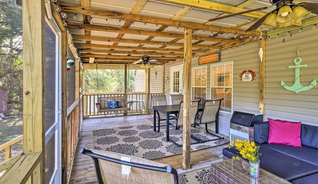 Cozy Steinhatchee House w/Fire Pit & Grill!