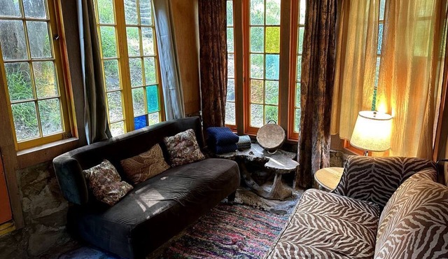 Cozy Unique Cottage for a Peaceful Escape in Nature in Topanga, California