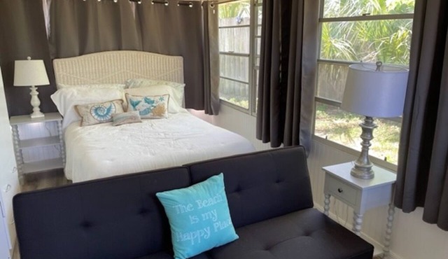 Cute & Cozy Studio Apartment at the beach!