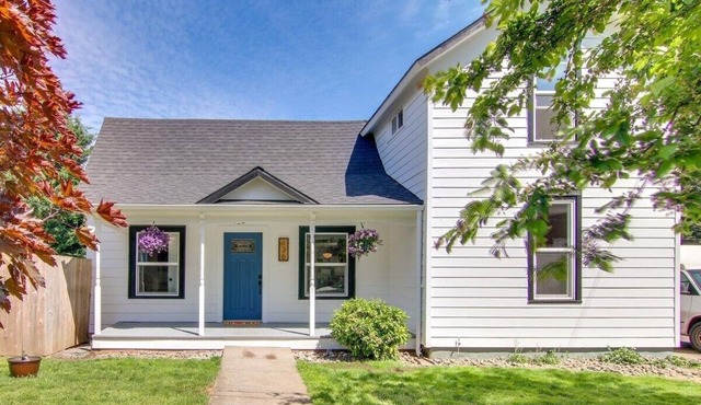 Davis Street Farmhouse