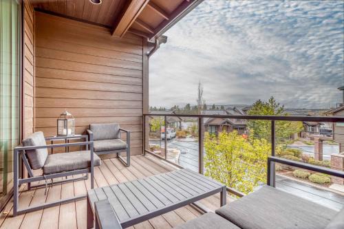 Deschutes Landing at the Old Mill Riverfront - Meredith Lodging