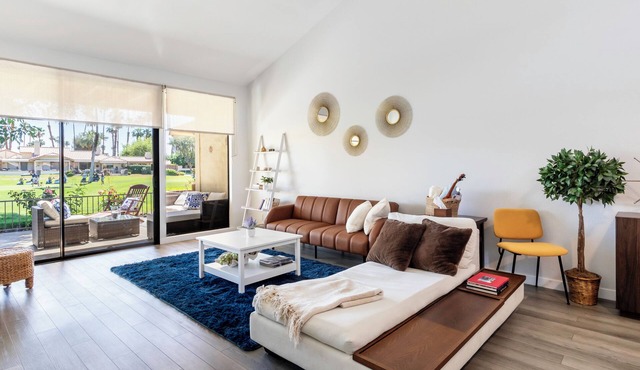Desert Gateway Mid-Century home on country club! 5 minutes to El Paseo district