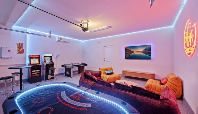 Desert Resort Game Room Heated SwimUpBar Geyser