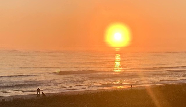 DIRECT Oceanfront, 2BR/2BA w/Panoramic Views! 7 mins to downtown St. Augustine!