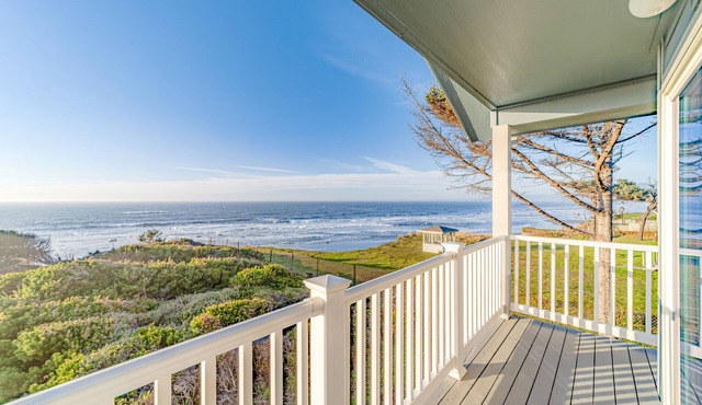 Dog-friendly ocean view home with WiFi, remote work spaces, and washer/dryer