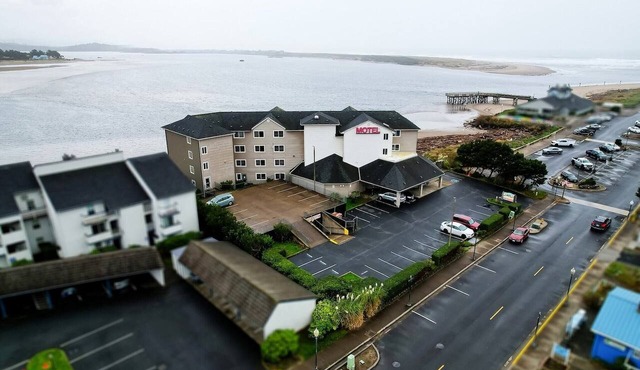 Double Queen Room - Bay View (Pet Friendly)
