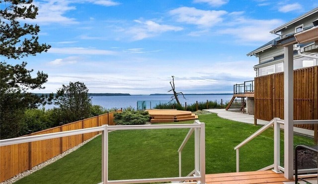 Eagle Cliff Cottage with Dramatic Oceanfront Views