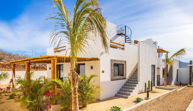 El Corazón Contento | Cerritos Beach