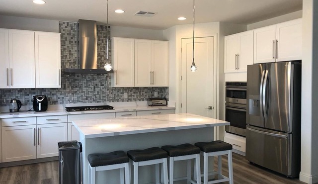 Elegant 5BR w/ King Beds and Poker Table