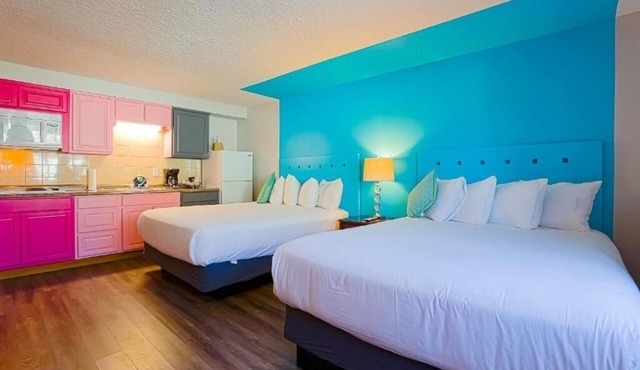 Embrace the Coastal Vibe! Pet-friendly Property, Free Parking, Kitchenette!