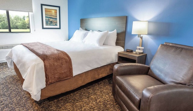 Enjoy Easy Access to Outdoor Fun at Whiskeytown From Cozy Room
