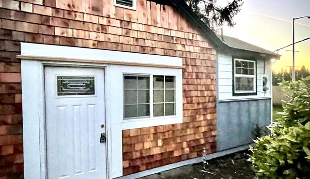 Entire Farmhouse - Great for Longer Stays