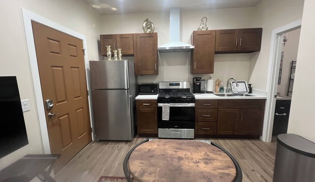 Entire guest house in Marina. Close to the beach