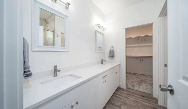 Entire place near wineries, BMX, sports & shopping