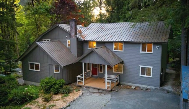 Evergreen Lodge Spacious 12 Bedroom Forest Retreat in Deming