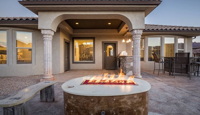 Executive Rental Home Near Golf Course