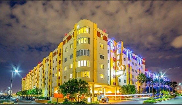 Experience energy of Las Vegas| Just you or the entire family| luxury condo unit