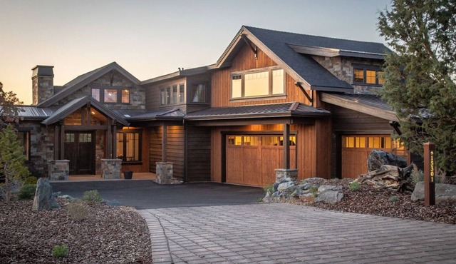 Exquisite Luxury Home with Panoramic Mountain Views & First-Class Amenities