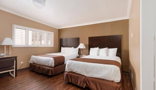 Family-Friendly Room Near Disneyland | Room w/Kitchenette | Outdoor Pool