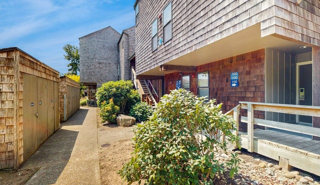 Family-Friendly Waterfront Studio w/High-Speed WiFi, Marina View, & Kitchenette