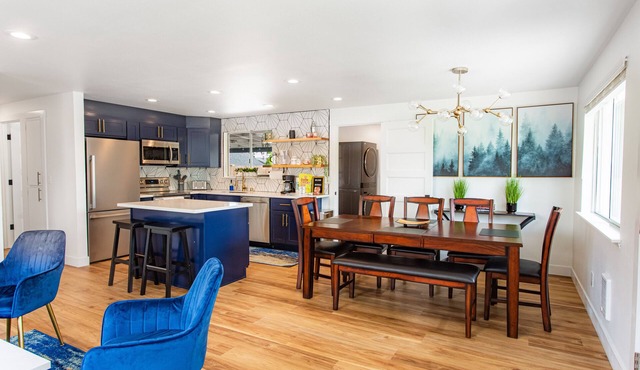 Family Fun Haven: Spacious Retreat with Games, Arcade & beautiful Kitchen