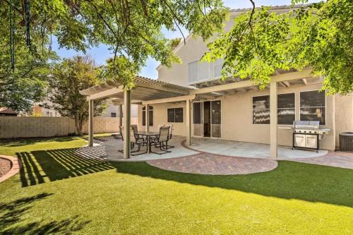 Family Fun House with Hot Tub, Grill and Games