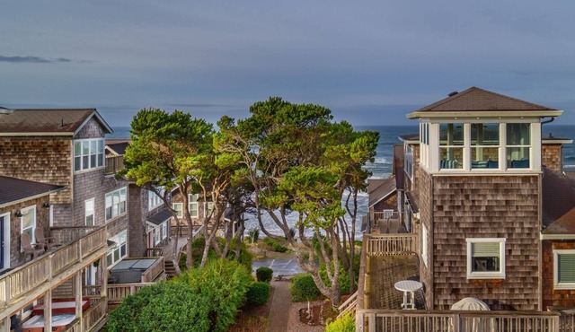Fantastic Coastal Getaway, Open Floor Plan, Steps Away From Beach, Fireplace, BBQ, Ocean Views