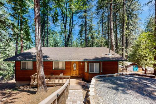 Fire Pit, Near Lake: 'Evergreen Escape' in Arnold