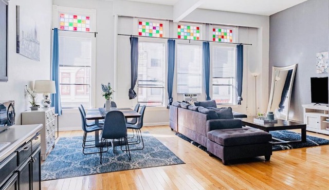 Free Parking Walk to Conv Center 5 Beds Loft