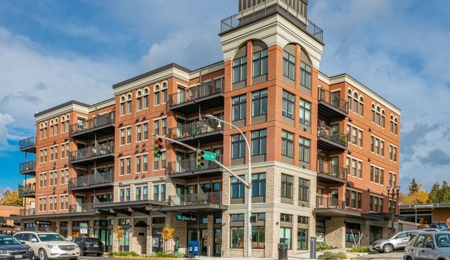 FT 503: Fairhaven Jewel- View, Walk to everything!