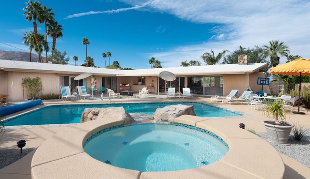 Fully furnished Midcentury Home, 3 Bd/Den, Views, Best So PD Location