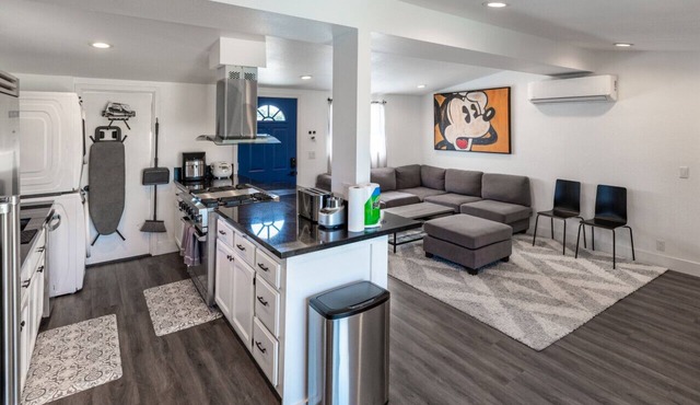 Fun Family 4-bedroom Home Near Disneyland