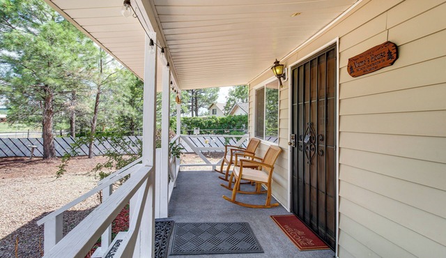 Furnished Porch + Gas Grill: Lakeside Cottage Stay
