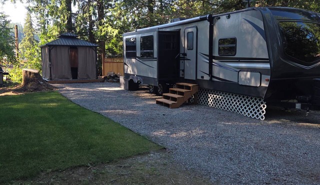 Glamping in 32 foot RV near Wallace Falls state park in Gold Bar, WA.