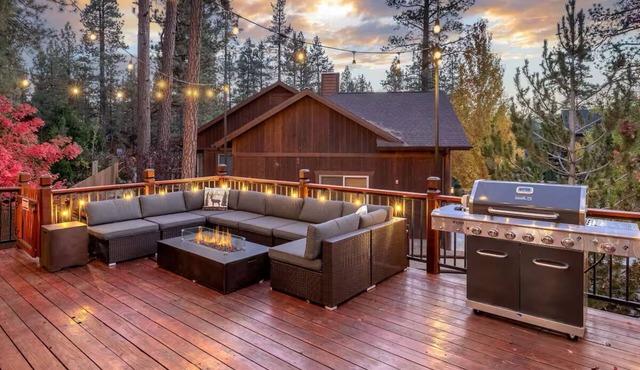Gold Rush Lodge- 3BR, Pool table and deck