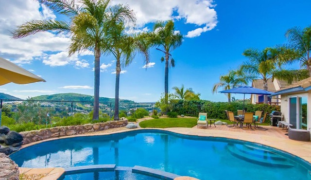 Gorgeous single-family home with POOL/HOT TUB, stunning view & close to airport!