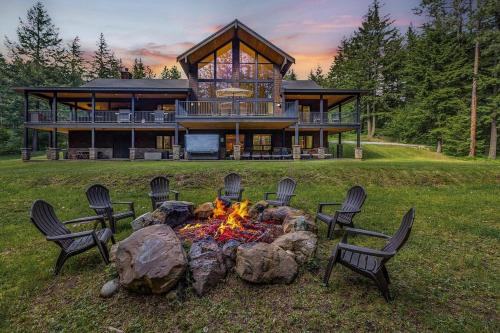 Grand Manifest Lodge